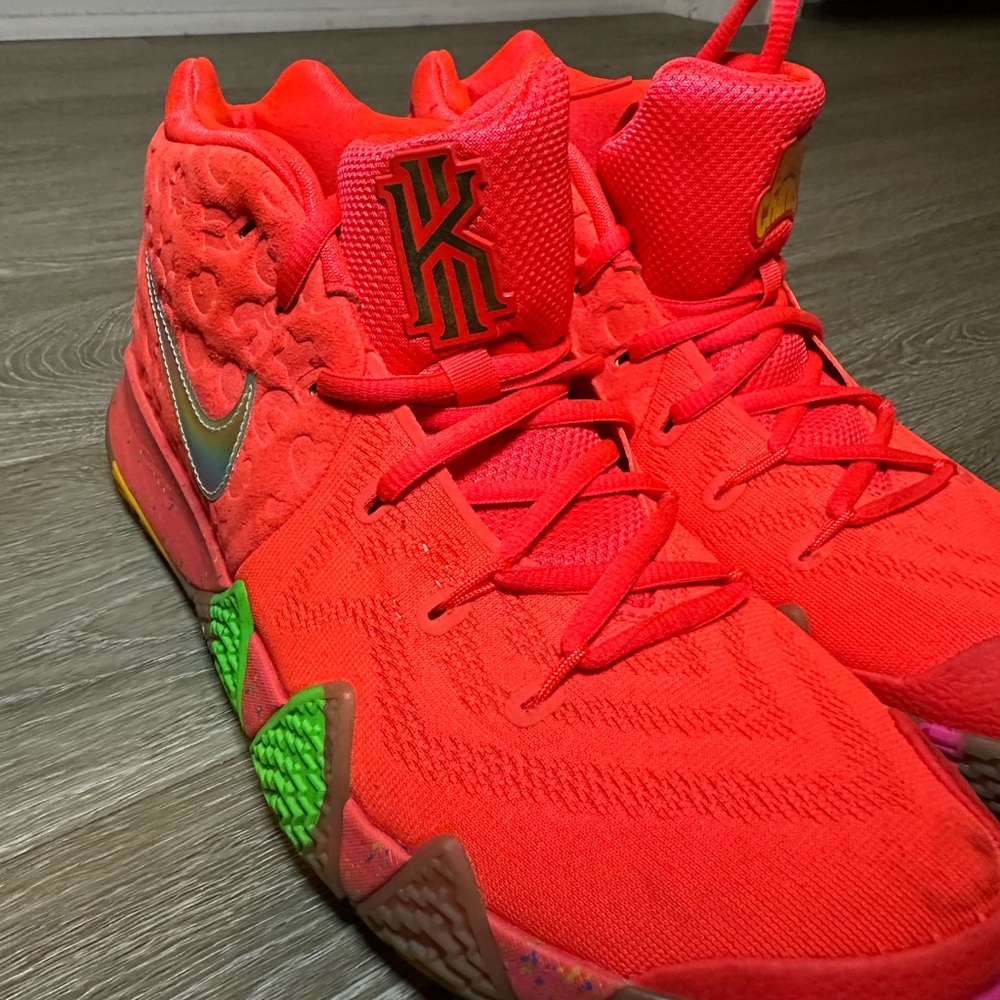 Nike Kyrie 4 Collab With Lucky Charms Basketball Shoes